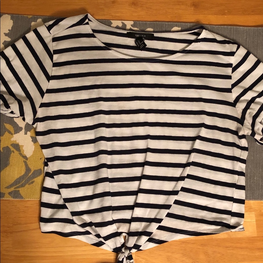 Forever 21 short sleeve shirt
